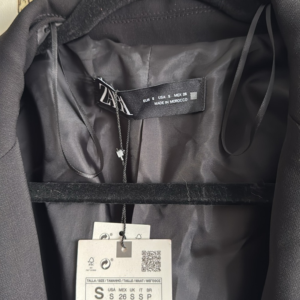 Zara black blazer in size S - Picture 3 of 4
